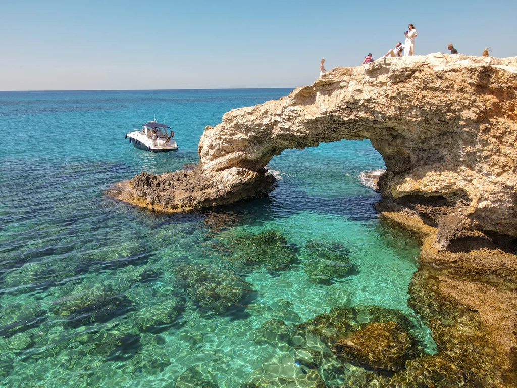 Most kochanków w pobliżu Ayia Napa na Cyprze