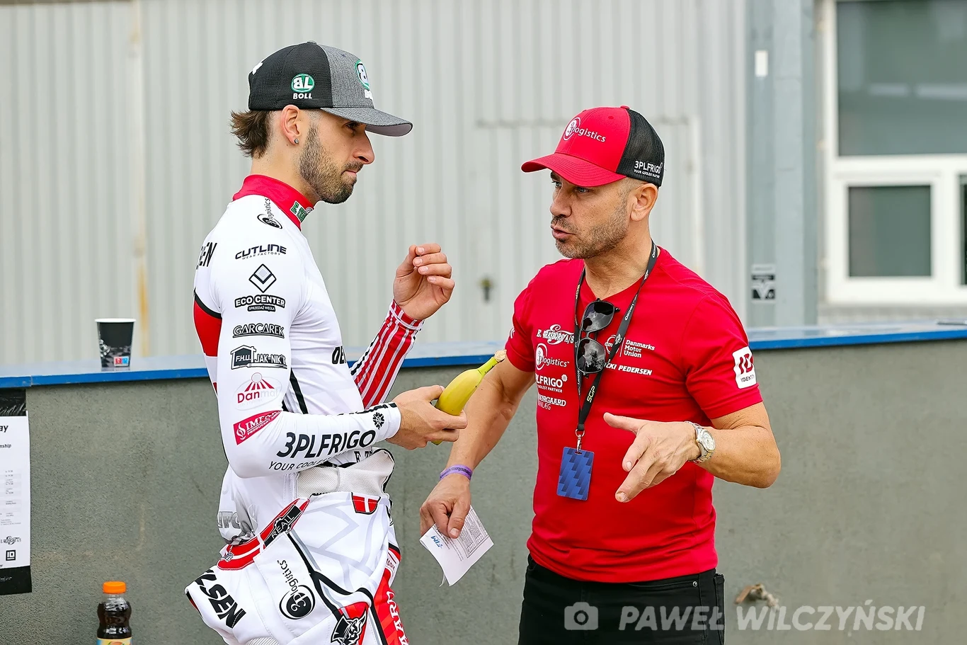 Mikkel Michelsen i Nicki Pedersen. Mikkel Michelsen i Nicki Pedersen.