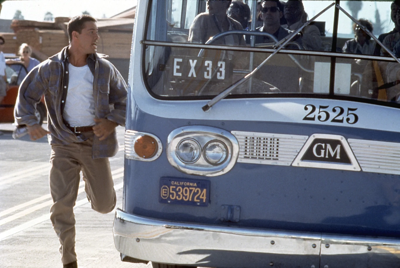 Keanu Reeves w filmie "Speed - Niebezpieczna prędkość"