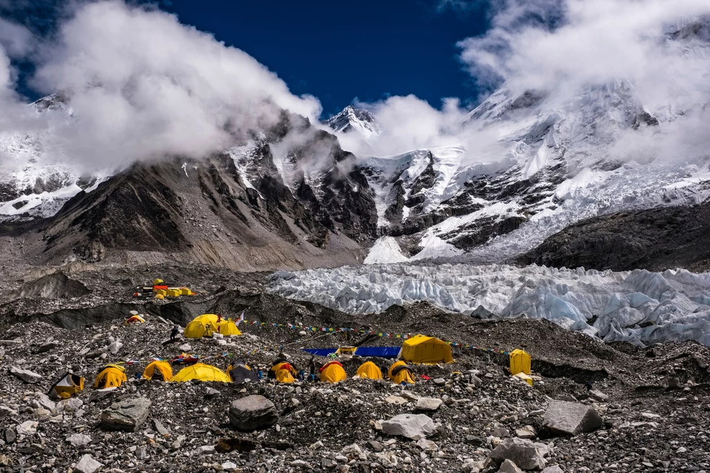 Zakończyła się coroczna akcja sprzątania na Mount Everest Zakończyła się coroczna akcja sprzątania na Mount Everest