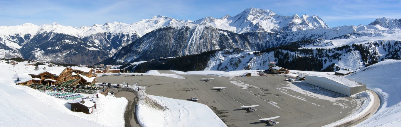 Port lotniczy w Courchevel