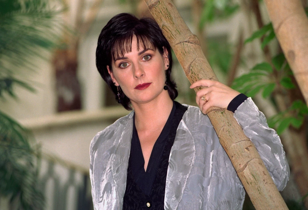 Enya w 1996 r. w Beverly Hills