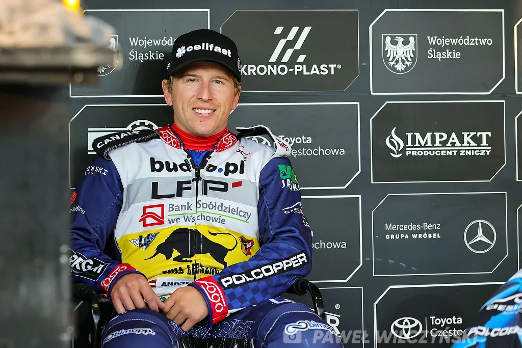 Uśmiechnięty Andrzej Lebiediew