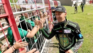 Losy awansu w rękach 47-latka. Kibice mają dość, klub ma na niego plan