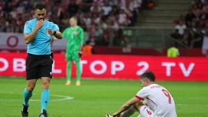 Tylko nie to. Lewandowski ściągnięty z boiska w 32. minucie. Ogromny niepokój