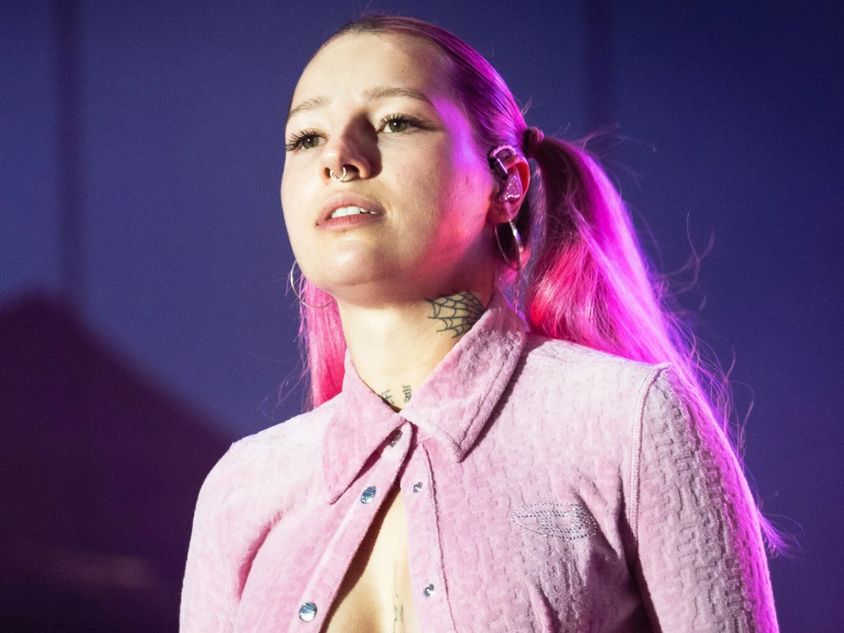 Young Leosia Young Leosia