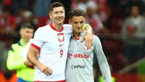 Reprezentacja Polski. Robert Lewandowski i Kacper Urbański