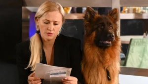Łódzka komendantka Bogna Bugaj (Sylwia Juszczak-Krawczyk) rzuci wszystko, by sprawdzić, co kryje się za wagarami córki