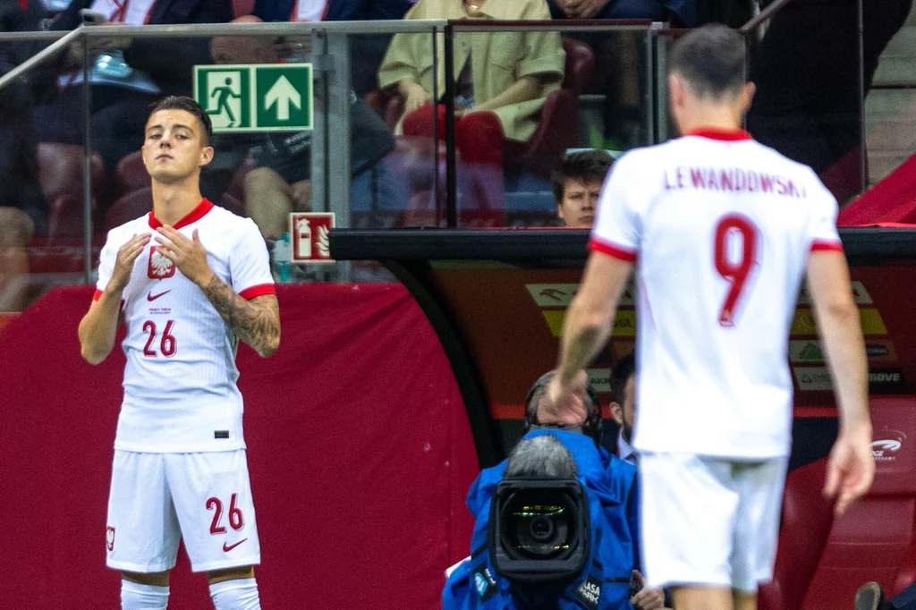20-letni Kacper Urbański zmienia 16 lat starszego Roberta Lewandowskiego