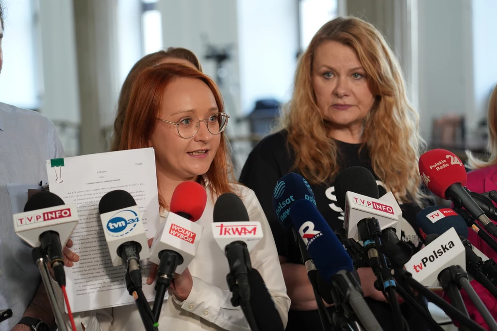 Małgorzata Tracz i Katarzyna Piekarska na konferencji prasowej