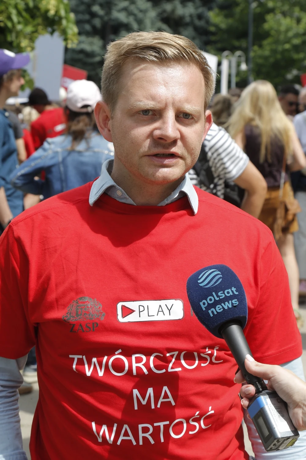 Rafał Zawierucha podczas protestu ludzi kina 11 czerwca 2024 roku Rafał Zawierucha podczas protestu ludzi kina 11 czerwca 2024 roku