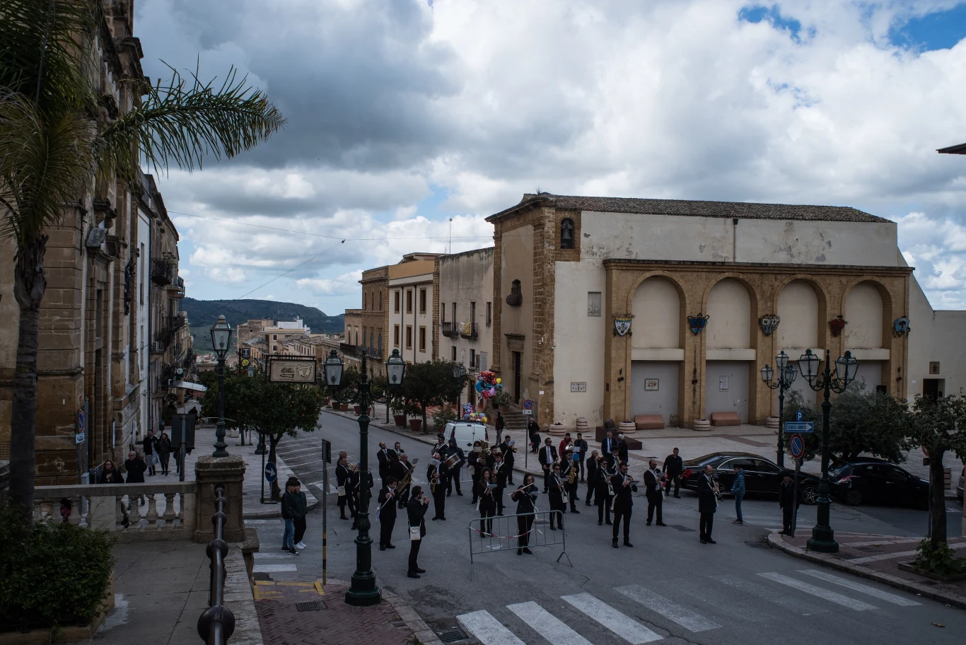 Obchody Wielkanocy w mieście Sambuca na Sycylii Obchody Wielkanocy w mieście Sambuca na Sycylii