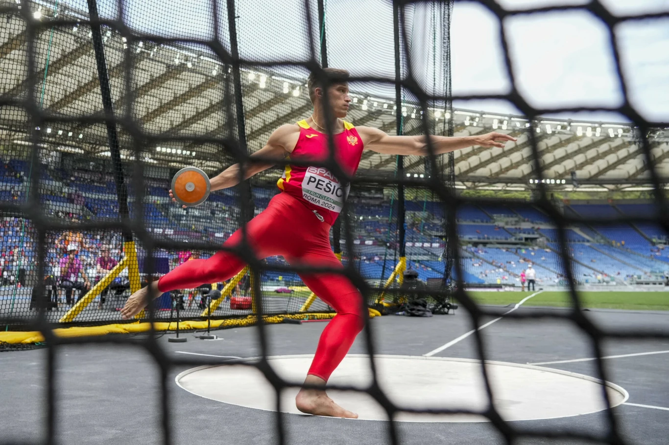 Darko Pešić występuje w mistrzostwach Europy. Do rywalizacji w rzucie dyskiem dziesięcioboista wyszedł... bez butów