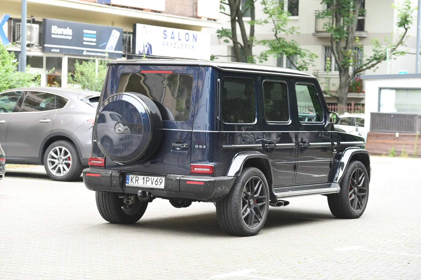 Anna Lewandowska w swoim Mercedesie w 2020 roku. 
