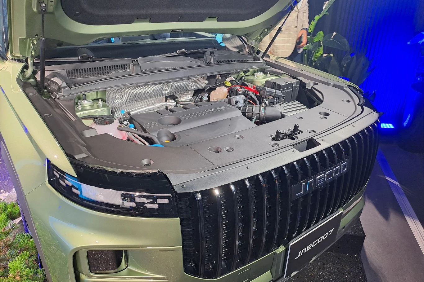 Jaecoo 7 napędza ten sam silnik, co Omodę 5. W efekcie do dyspozycji kierowcy będzie 150 KM i 275 Nm. Jaecoo 7 napędza ten sam silnik, co Omodę 5. W efekcie do dyspozycji kierowcy będzie 150 KM i 275 Nm.