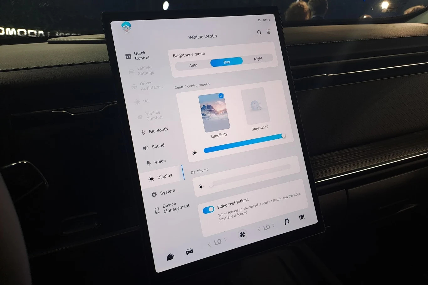 Do obsługi multimediów w Jaecoo 7 służy wyświetlacz o przekątnej 14,8 cala. Do obsługi multimediów w Jaecoo 7 służy wyświetlacz o przekątnej 14,8 cala.