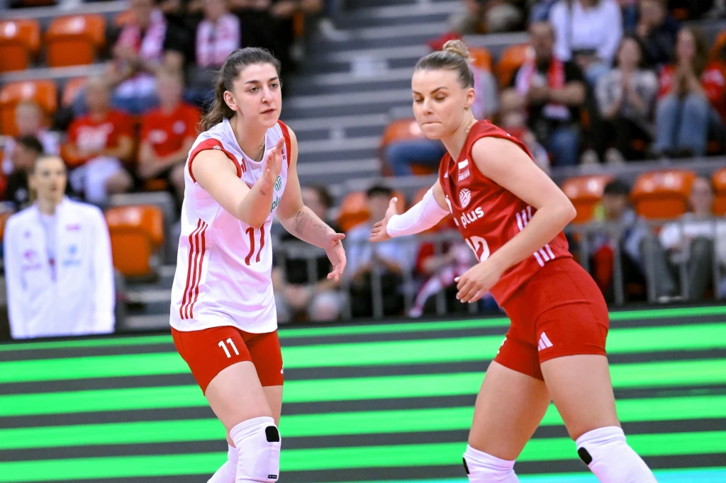 Martyna Łukasik (z lewej) i Aleksandra Szczygłowska od początku sezonu współpracują w linii przyjęcia reprezentacji Polski Martyna Łukasik (z lewej) i Aleksandra Szczygłowska od początku sezonu współpracują w linii przyjęcia reprezentacji Polski