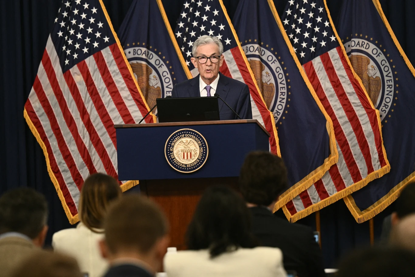 Szefa Fed Jerome Powell jest zdeterminowany, by przywrócić inflację do 2-procentowego celu amerykańskiego banku centralnego Szefa Fed Jerome Powell jest zdeterminowany, by przywrócić inflację do 2-procentowego celu amerykańskiego banku centralnego