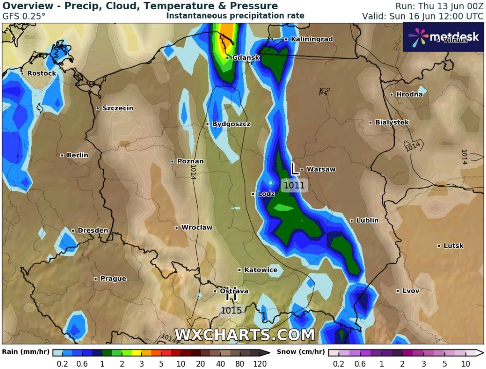 W niedzielę strefa deszczu i burz rozciągnie się od północy przez centrum na południe kraju. Prognozowane są alerty IMGW w wielu województwach