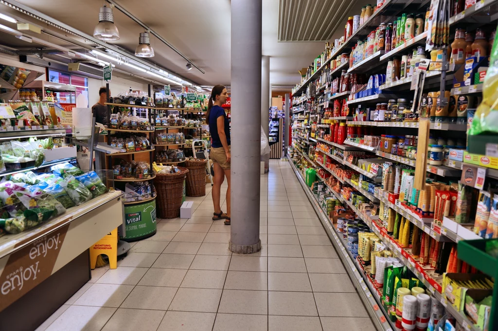Spar wycofuje się z Polski. Ponad 200 sklepów zmieni właściciela.