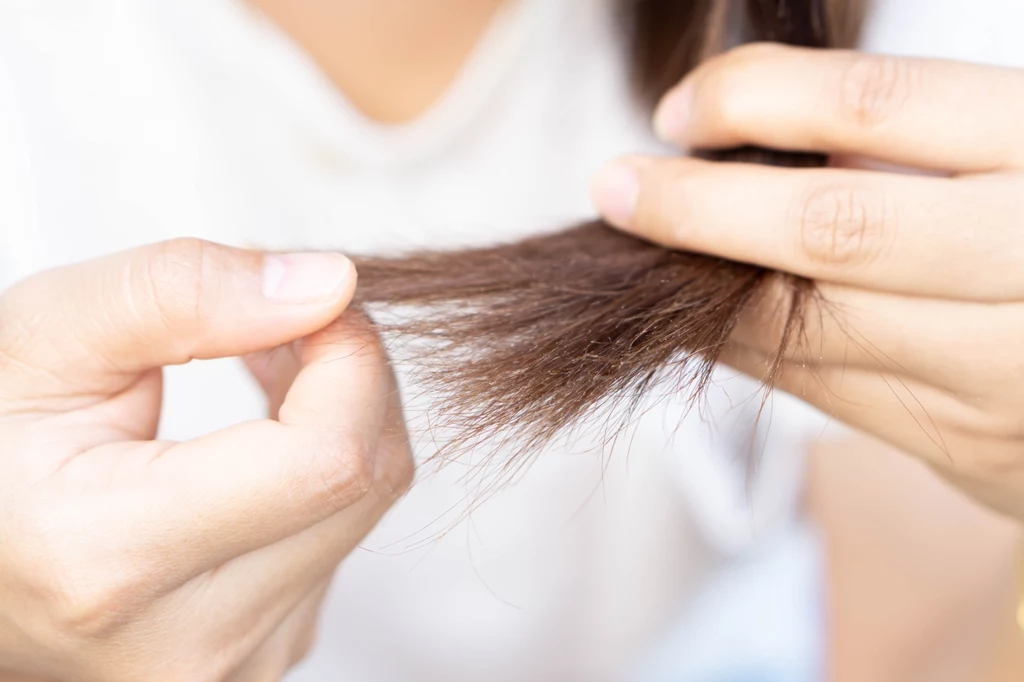 Zgłębiając się w temat suszenia włosów, trzeba być ostrożnym na różnego rodzaju mity