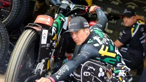 Przemysław Pawlicki grzeje motocykl