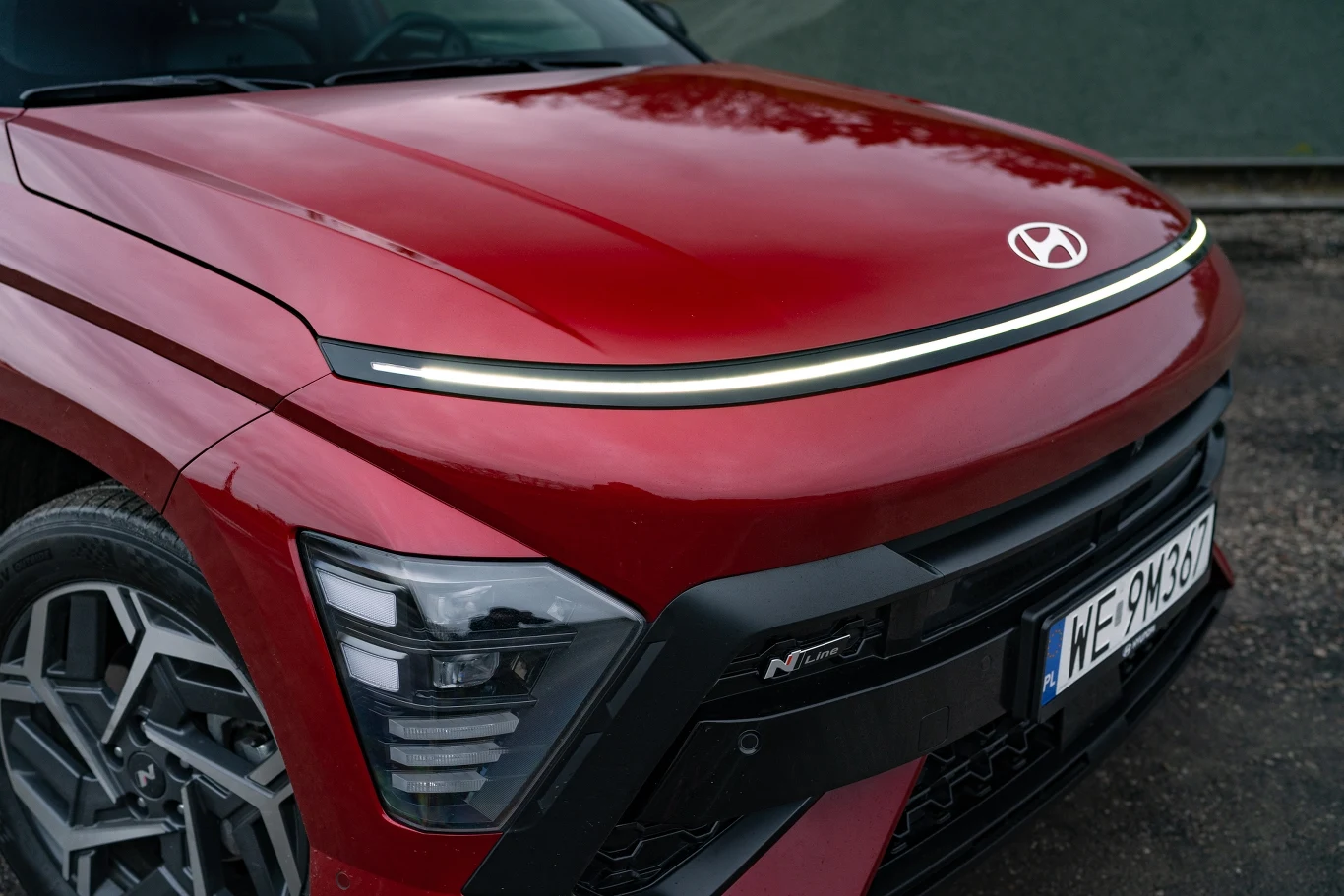 Hyundai jako pierwszy producent samochodów decyduje się na skorzystanie z rozwiązania Tesli. Hyundai Kona Hybrid 1.6 GDI N LIne