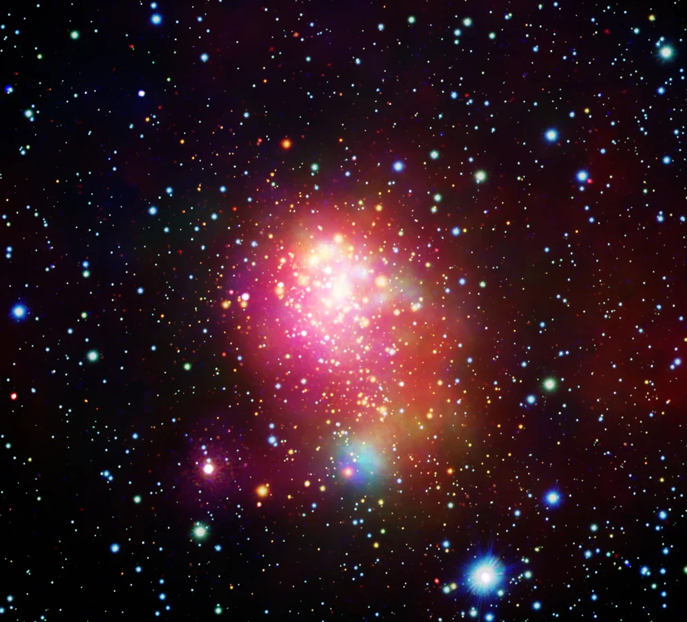 Obraz supergromady gwiazd Westerlund 1 przechwycony przez teleskop Chandra. Obraz supergromady gwiazd Westerlund 1 przechwycony przez teleskop Chandra.