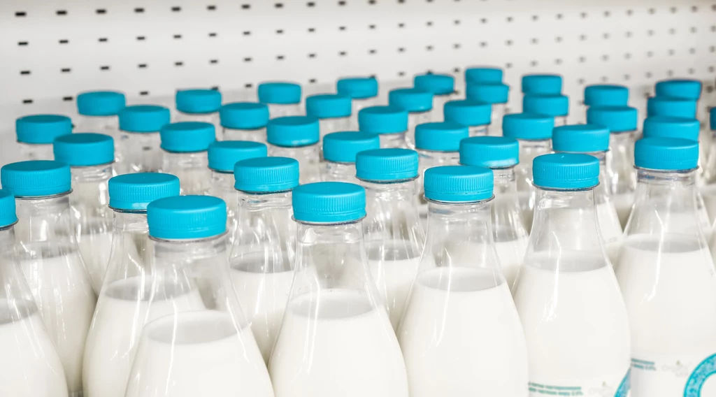 Z systemu kaucyjnego zostały wyłączone właśnie opakowania po mleku i produktach na jego bazie.