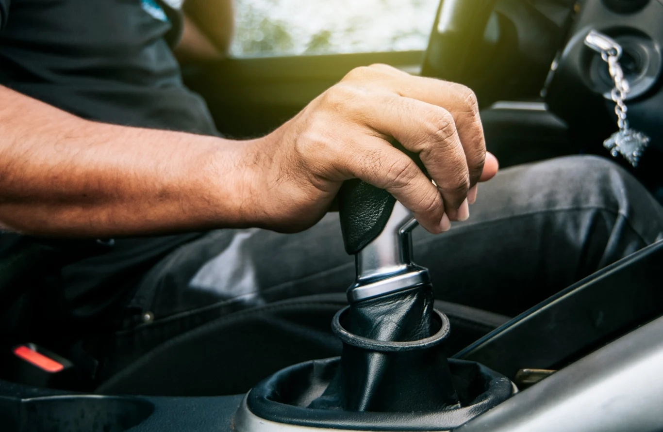 Jak prawidłowo hamować silnikiem? Jak prawidłowo hamować silnikiem?