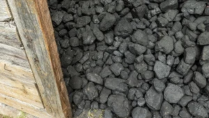 Polacy mają w piwnicach spore zapasy węgla opałowego