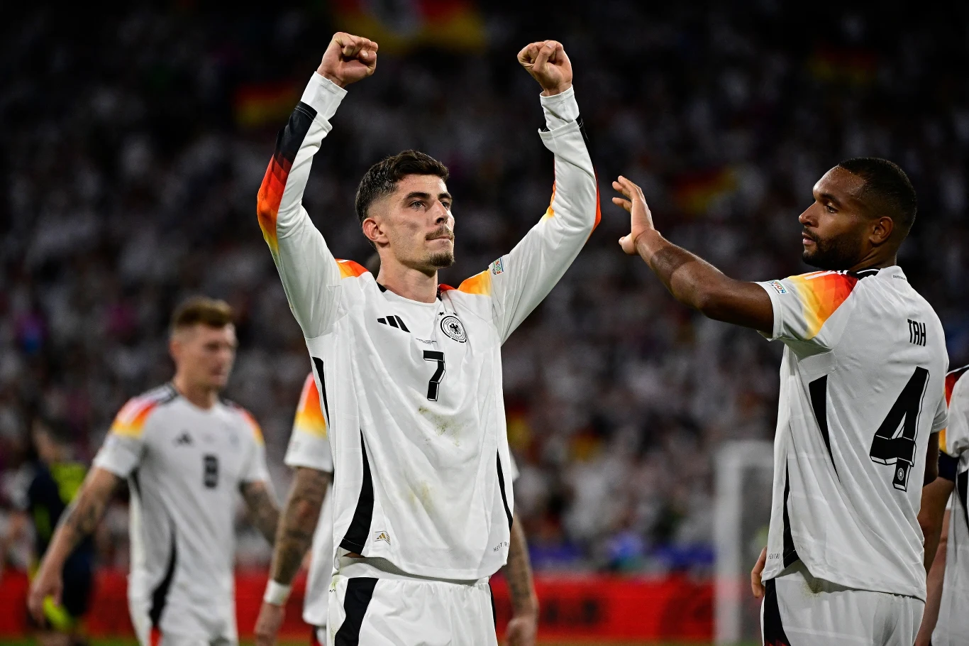Kai Havertz cieszący się z gola na 3:0