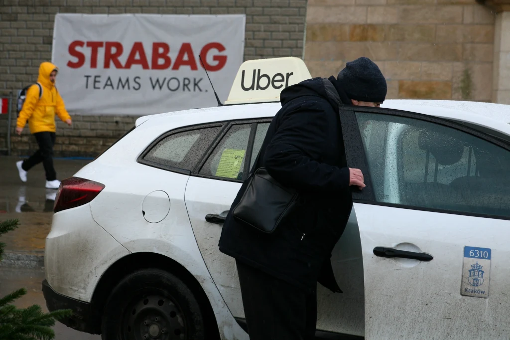 17 czerwca w życie wchodzą zapisy noweli ustawy o transporcie drogowym. Uderzą w Ubera, Bolta czy FreeNow