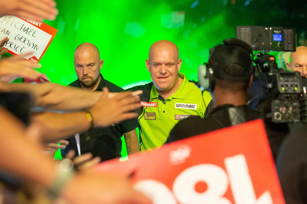 Michael van Gerwen walk-on Michael van Gerwen walk-on