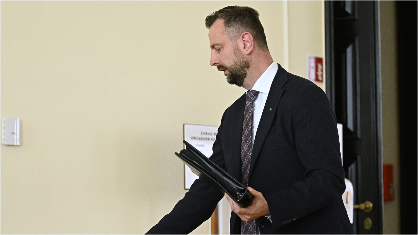Blisko połowa Polaków chce dymisji Władysława Kosiniaka-Kamysza Blisko połowa Polaków chce dymisji Władysława Kosiniaka-Kamysza
