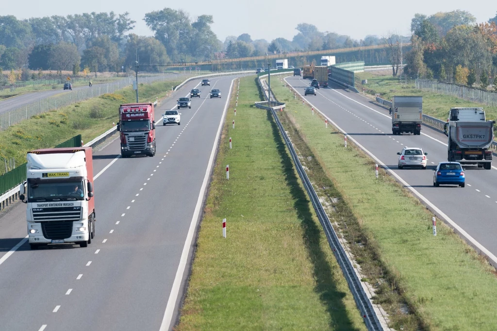 Na autostradzie A2 ruszają prace związane z budową trzeciego pasa. /zdjęcie ilustracyjne/