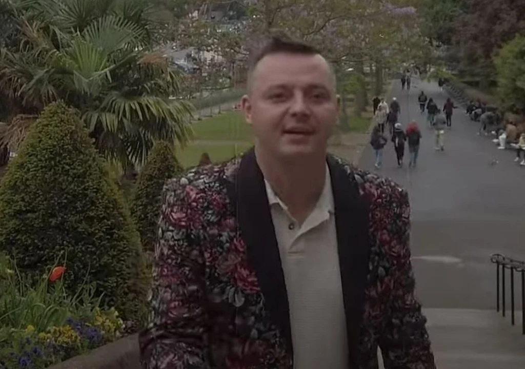 Gwiazdor disco polo został dziadkiem po trzydziestce.