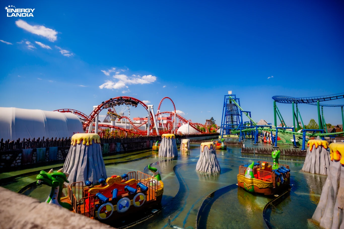 Popularny park rozrywki z wakacyjną ofertą Popularny park rozrywki z wakacyjną ofertą