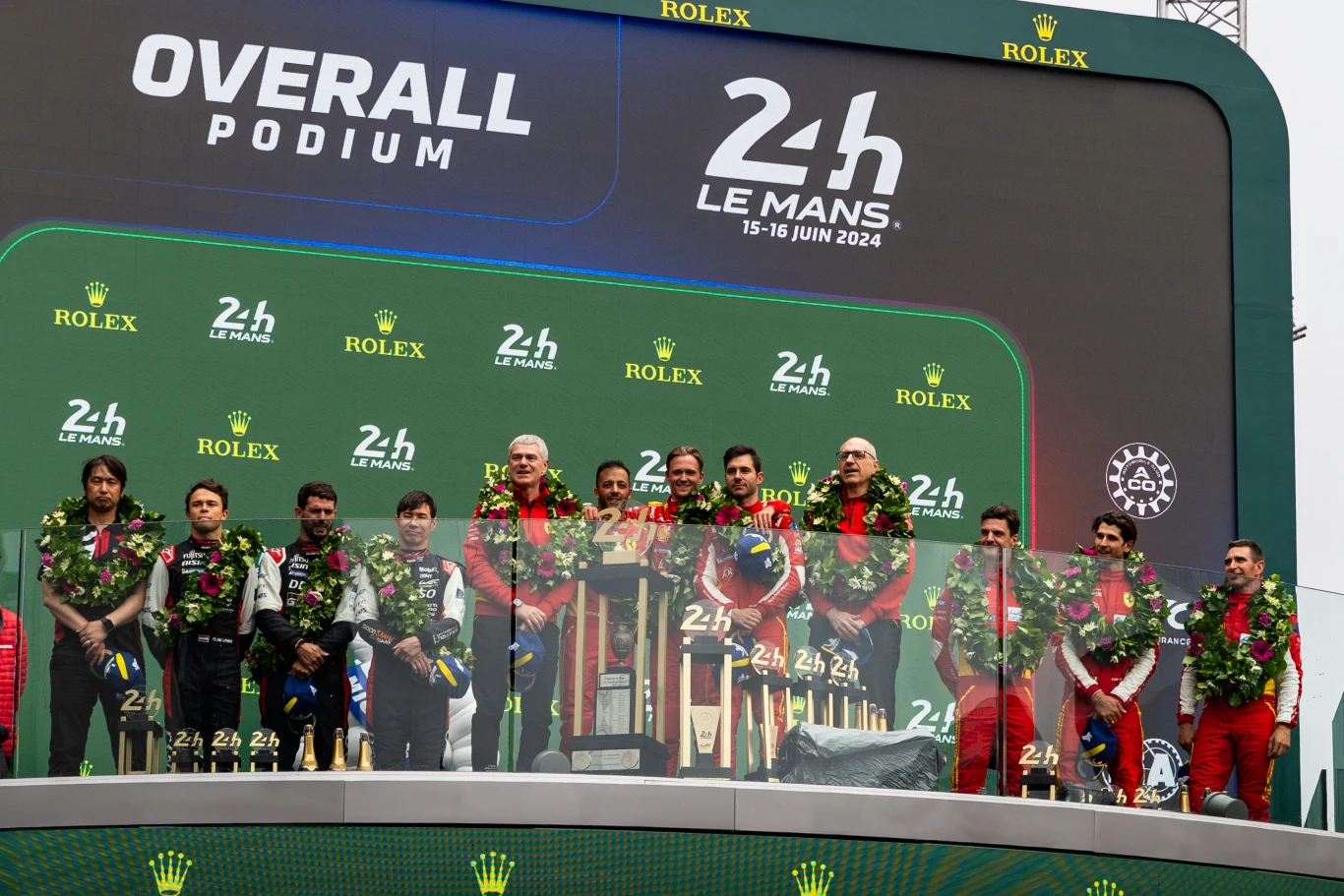 Włosi zdominowali podium Le Mans 2024 - zespół Ferrari AF Corse zajął 1. i 3. miejsce. Drugie wywalczyła Toyota Gazoo Racing. Włosi zdominowali podium Le Mans 2024 - zespół Ferrari AF Corse zajął 1. i 3. miejsce. Drugie wywalczyła Toyota Gazoo Racing.