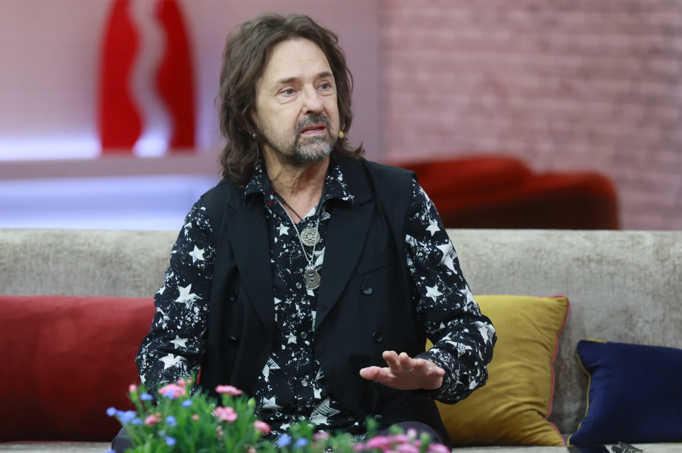 Krzysztof Jaryczewski obecnie stoi na czele grupy Jary Oddział Zamknięty Krzysztof Jaryczewski obecnie stoi na czele grupy Jary Oddział Zamknięty