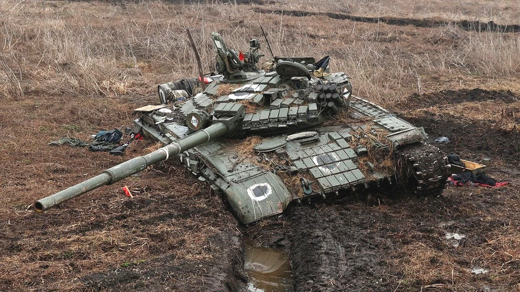 Rosyjskie czołgi wpadają w gigantyczne leje po własnych bombach