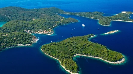 Mljet to chorwacka wyspa. Podobno jest najbardziej zieloną wyspą na Adriatyku. 