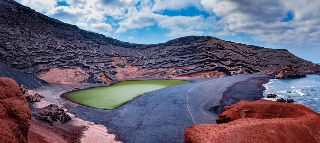 Plaża El Golfo na Wyspach Kanaryjskich (Lanzarote)