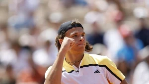 Osiem asów i godzinka gry. Polski finalista French Open wrócił z przytupem