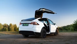 Tesla model X po trzech latach traci ponad 50 proc. pierwotnej wartości. To więcej niż 7-letnie Toyoty