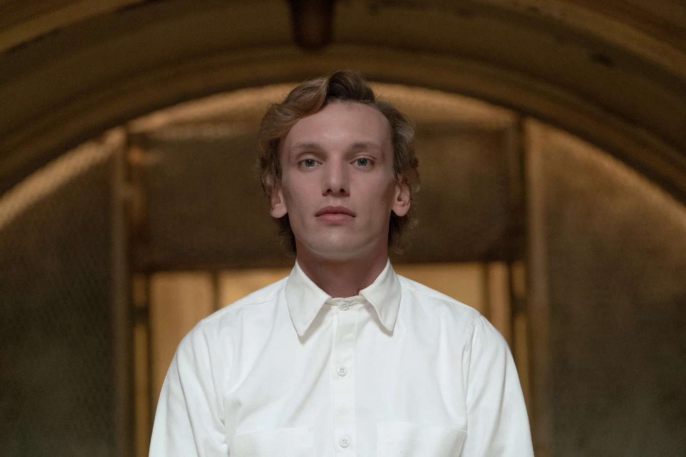 Jamie Campbell Bower w serialu "Stranger Things"