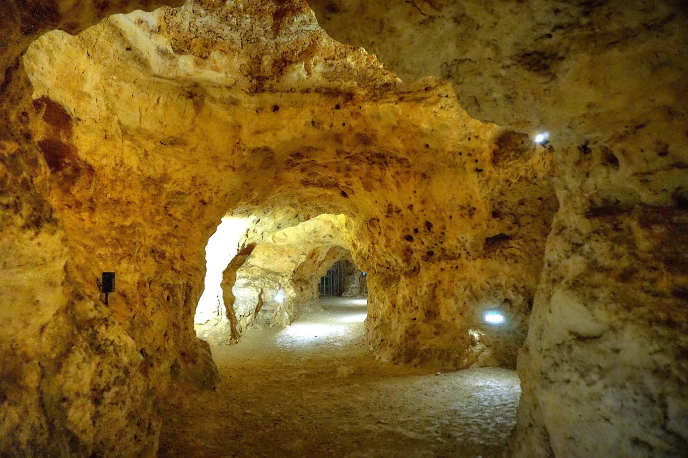 Podziemna jaskinia to niebywała atrakcja węgierskiego miasta Tapolca.