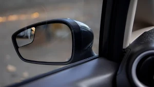 Jak prawidłowo ustawić lusterka w samochodzie?