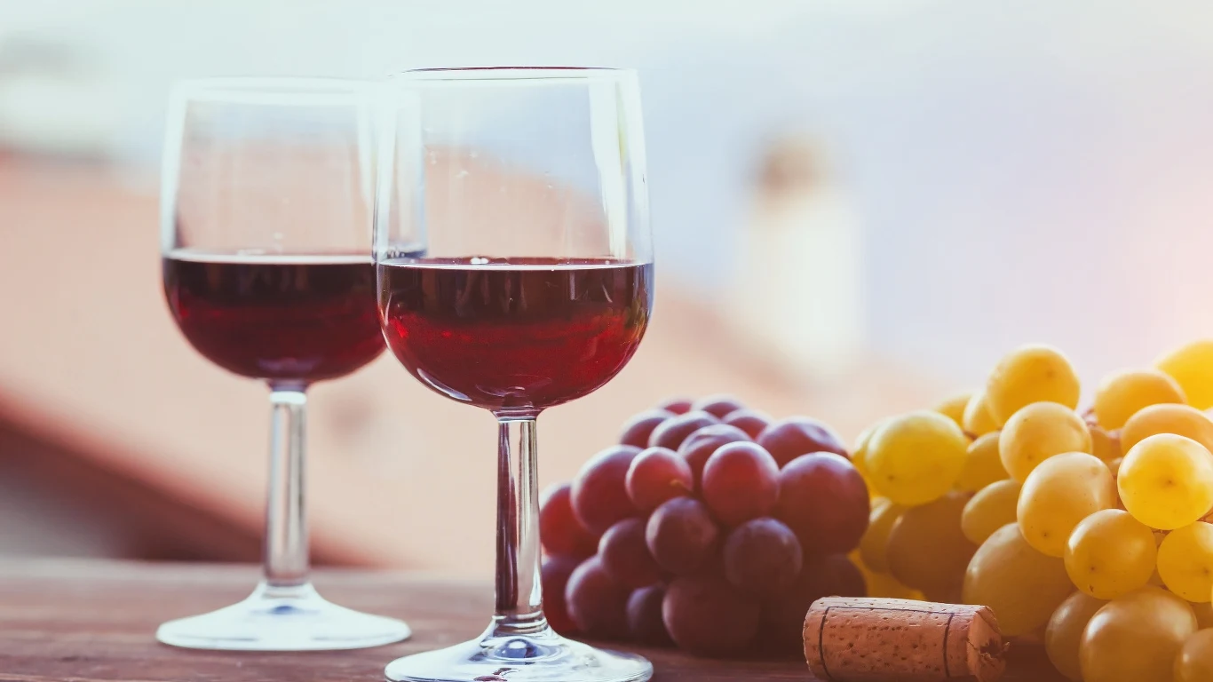 Czy czerwone wino jest zdrowsze od białego? Czy czerwone wino jest zdrowsze od białego?