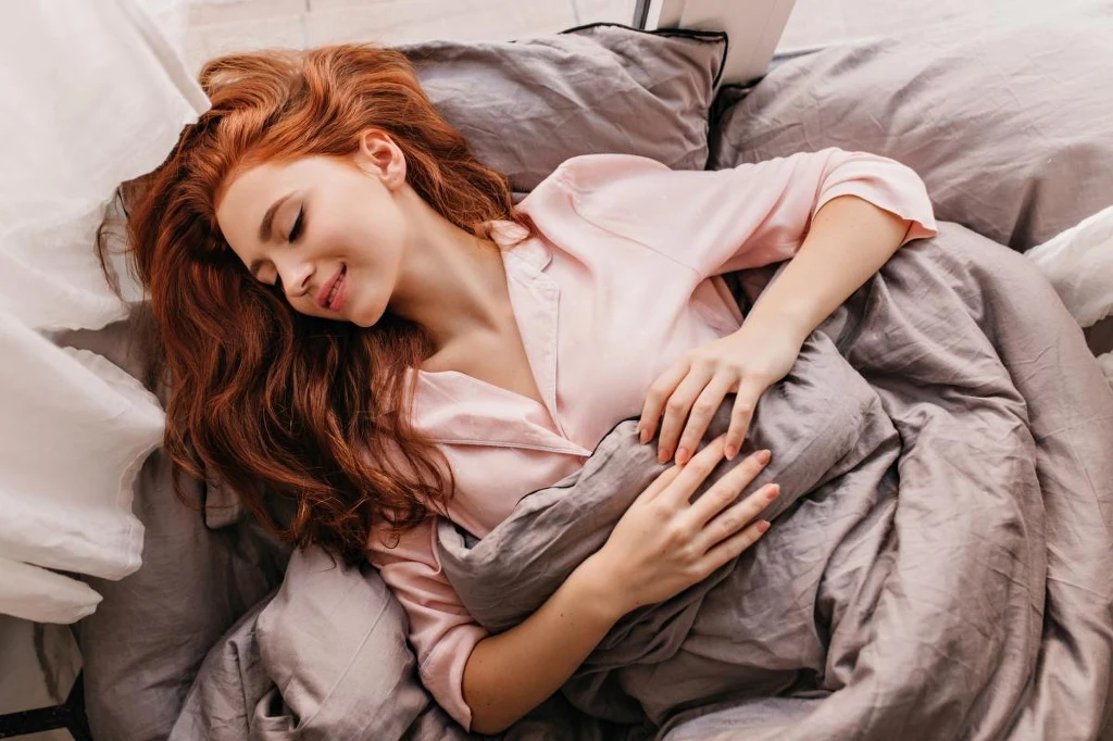 Psychoanalitycy, tacy jak Sigmund Freud, uważali, że sny są pełne symboli, które odzwierciedlają nasze ukryte pragnienia i lęki